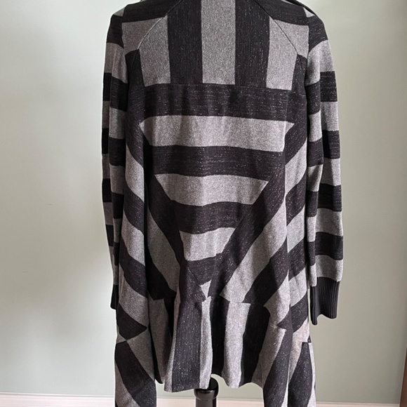 BCBGeneration Black/Gray Contrast Open Front Striped Asymmetrical Cardigan M/L - Picture 2 of 9